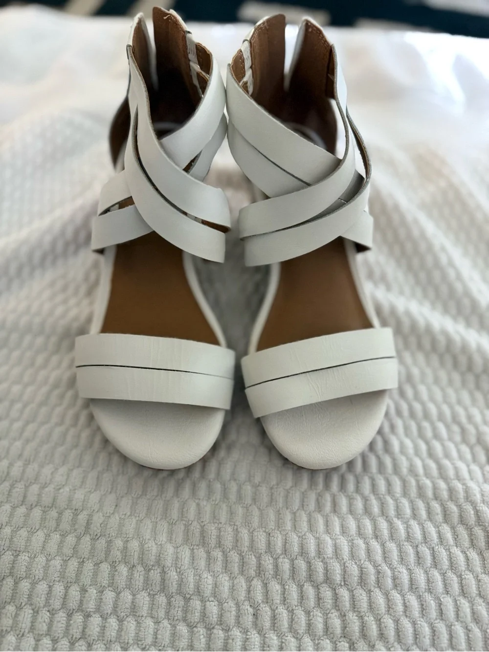 Lucky Brand white strappy gladiator sandal wedge big kids 3